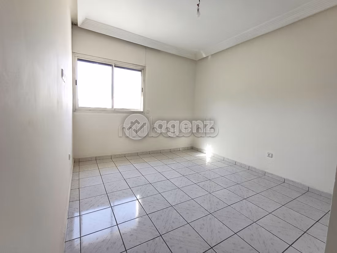 Splendido appartamento da acquistare a Les Hôpitaux. Superficie 169 m². Posto auto e ascensore