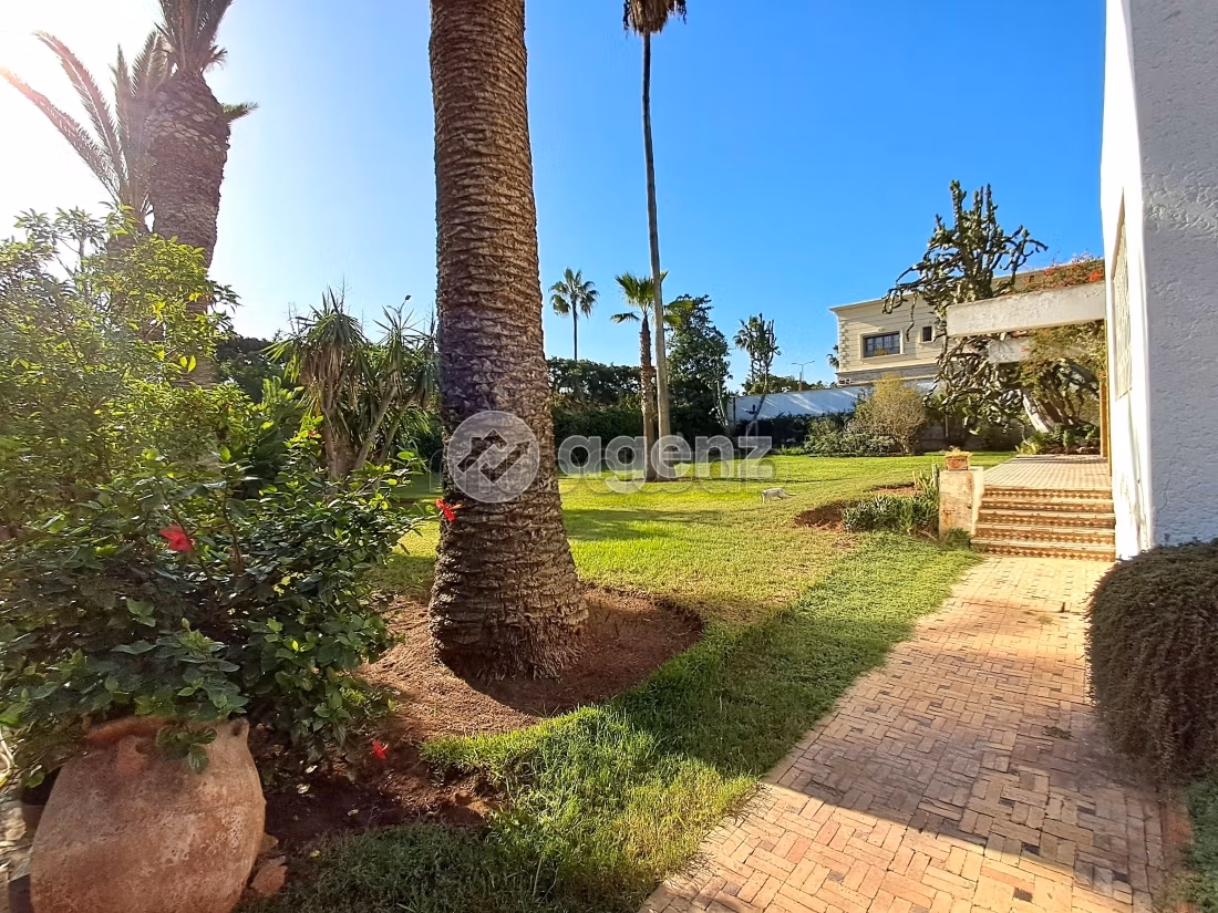 Esplendida villa en venta en Anfa Supérieur. Área total 2000 m². Bodega, gran terraza