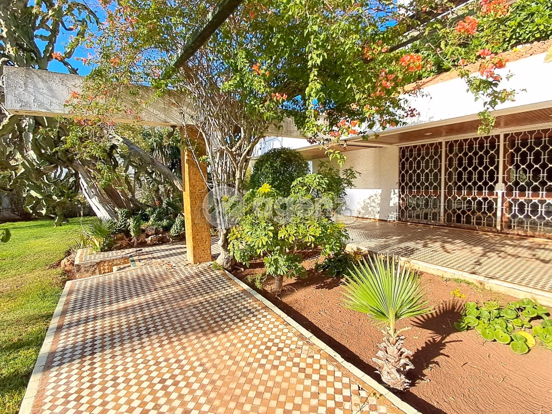 Esplendida villa en venta en Anfa Supérieur. Área total 2000 m². Bodega, gran terraza