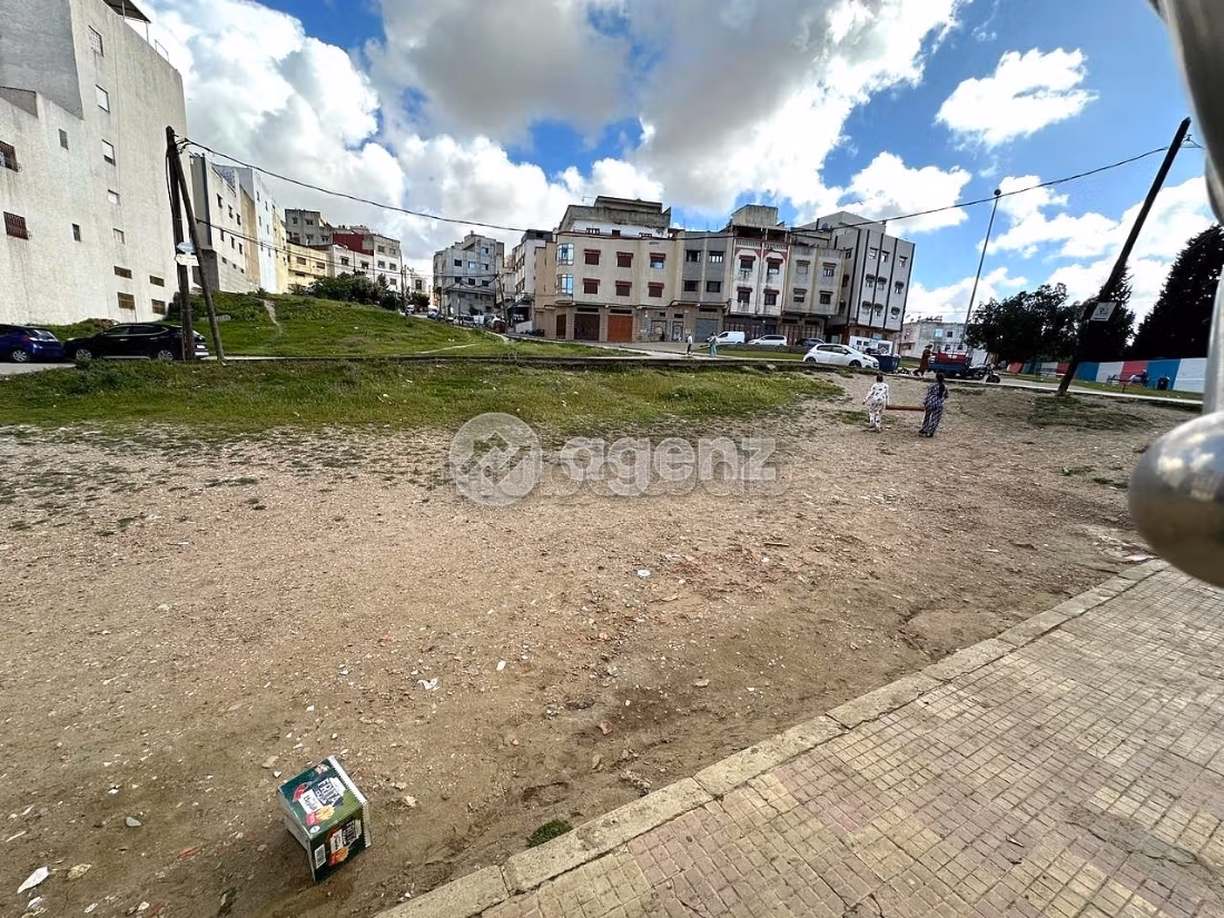 Find an apartment to buy in Ahlane. Large area 80 m²