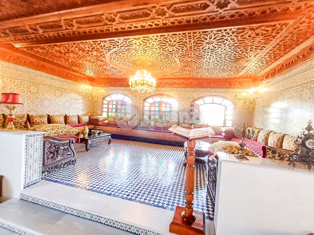 Casa di lusso in vendita a Sidi Maarouf. 8 camere. Giardino e posto auto