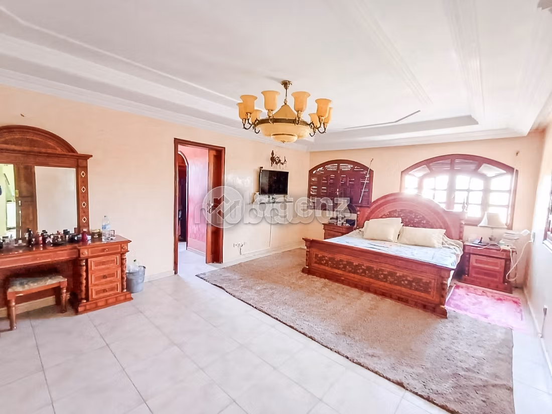 Casa di lusso in vendita a Sidi Maarouf. 8 camere. Giardino e posto auto