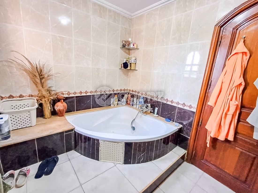 Casa di lusso in vendita a Sidi Maarouf. 8 camere. Giardino e posto auto