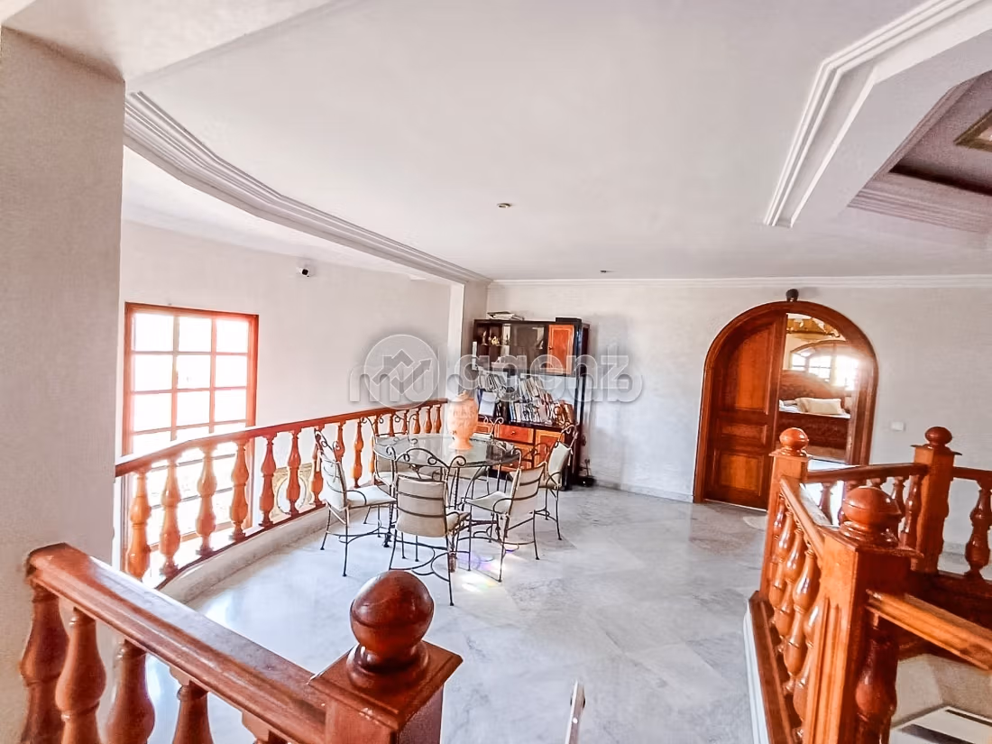Casa di lusso in vendita a Sidi Maarouf. 8 camere. Giardino e posto auto