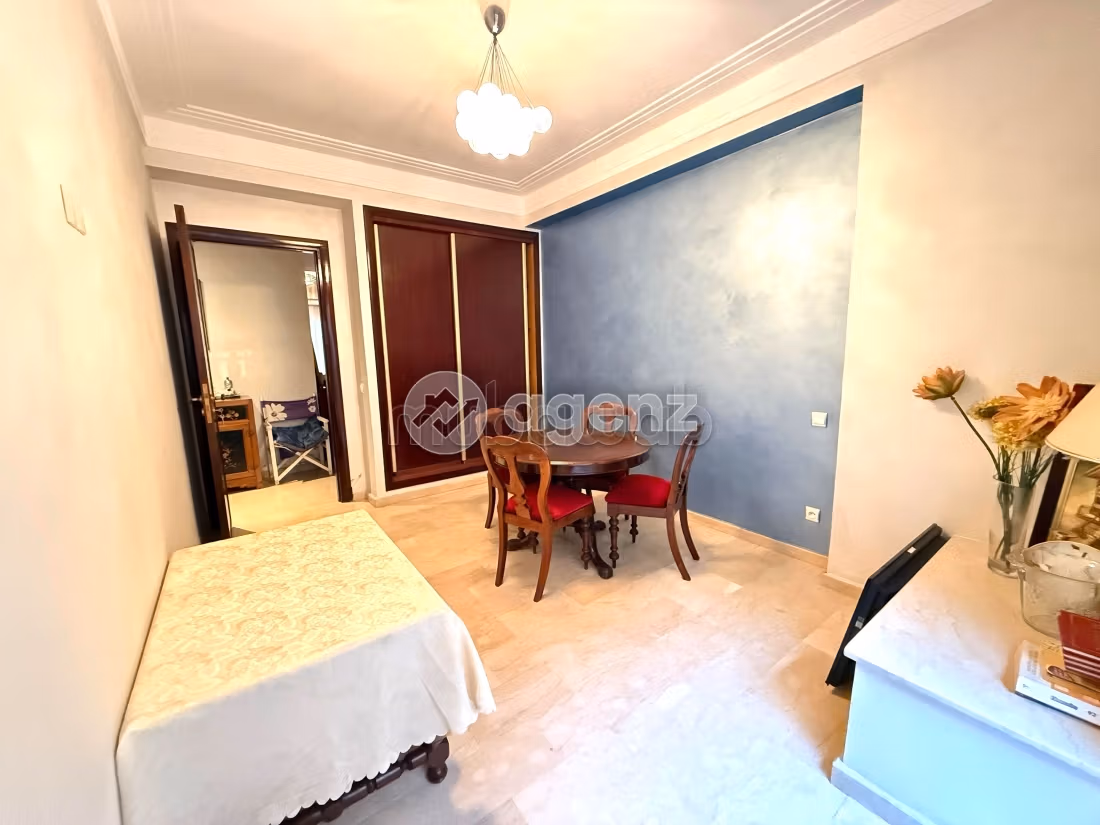 Beautiful apartment for sale in Les princesses. Area 165 m². With garage and lift