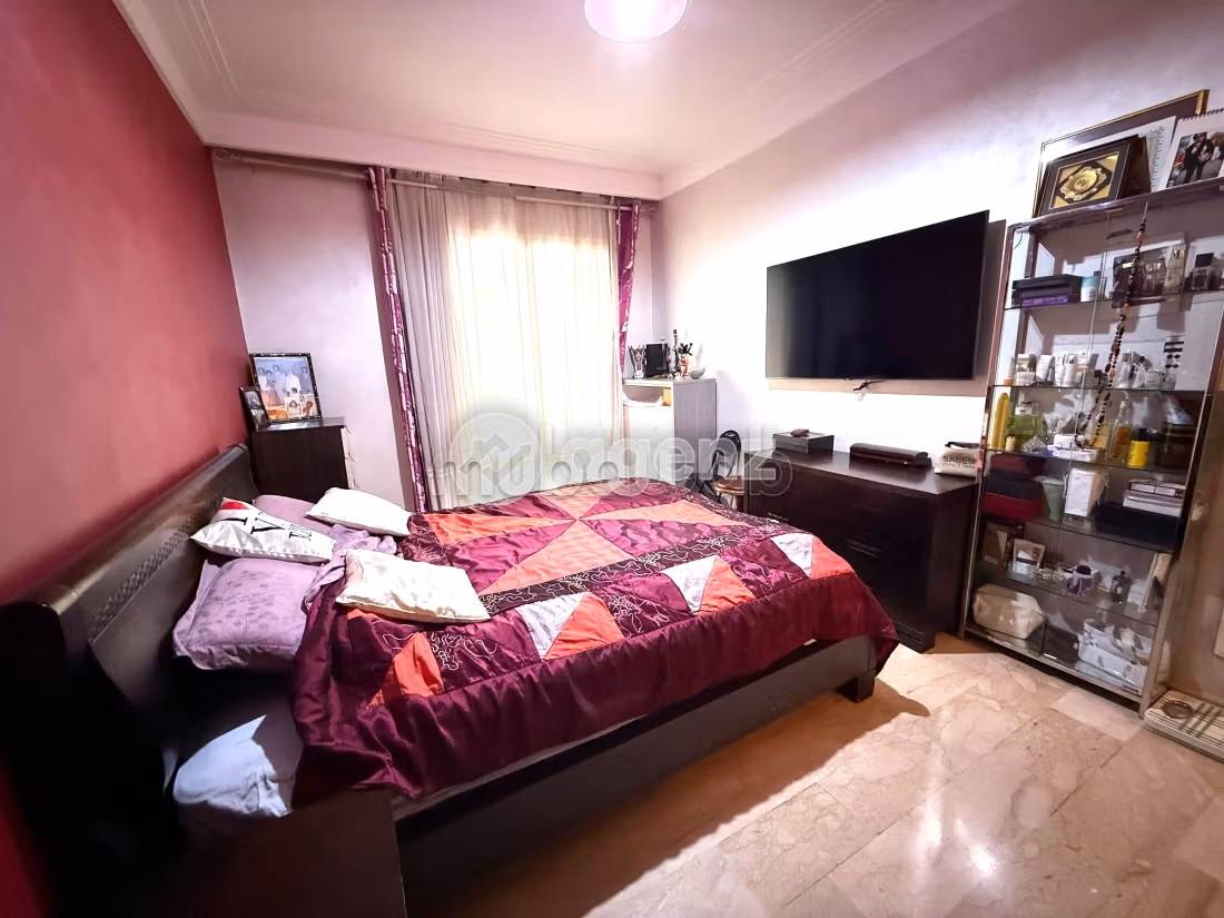 Beautiful apartment for sale in Les princesses. Area 165 m². With garage and lift