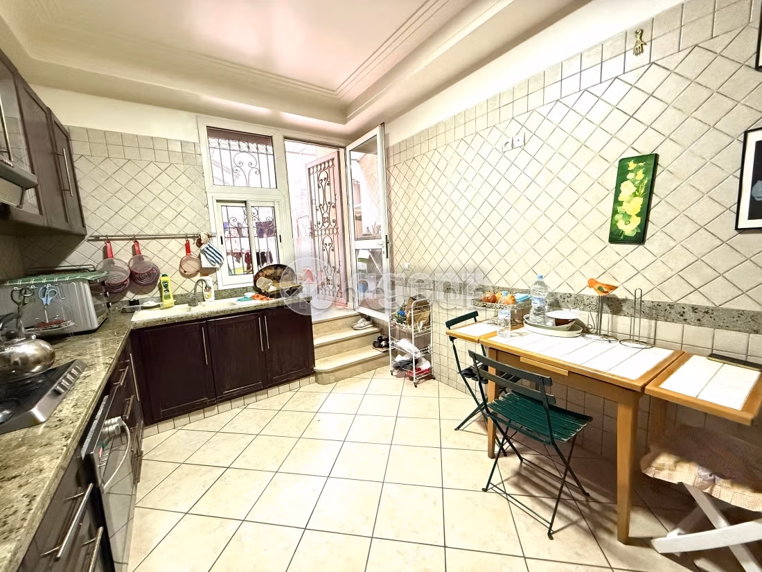Beautiful apartment for sale in Les princesses. Area 165 m². With garage and lift