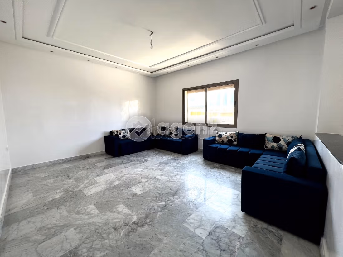 Esplendida villa en venta en Oasis. 4 dormitorios. Jardín privado, trastero