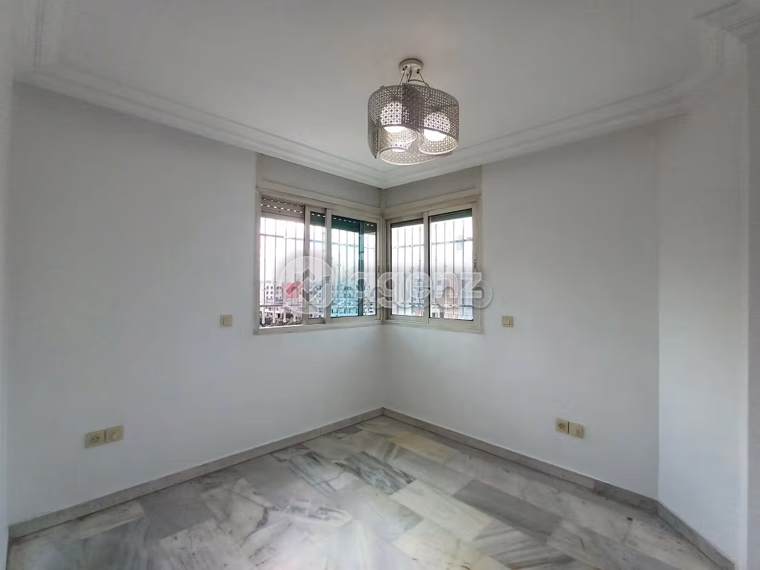 Apartment for sale in Les Hôpitaux. 3 lovely rooms. Balcony