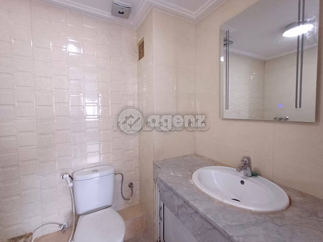 Apartment for sale in Les Hôpitaux. 3 lovely rooms. Balcony