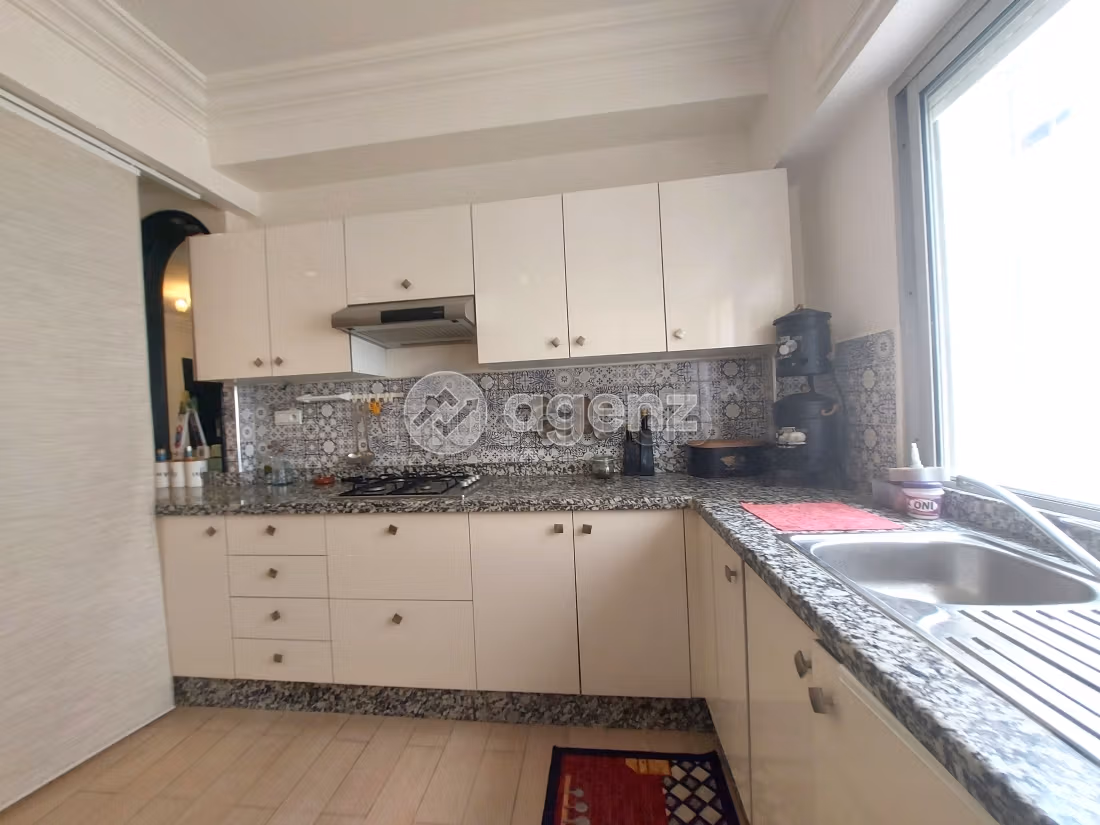 Piso en venta en Maârif Extension. 2 hermosas habitaciones. Con garaje y ascensor