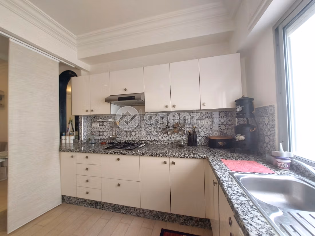 Piso en venta en Maârif Extension. 2 hermosas habitaciones. Con garaje y ascensor