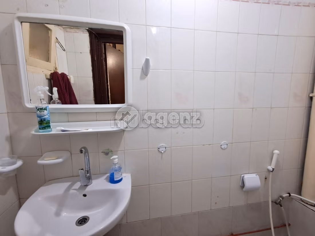 Sale of a lovely apartment in Franceville. Small area 133 m². Green areas and lift