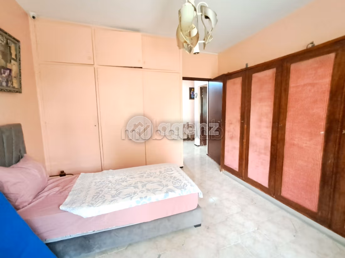Sale of a lovely apartment in Franceville. Small area 133 m². Green areas and lift