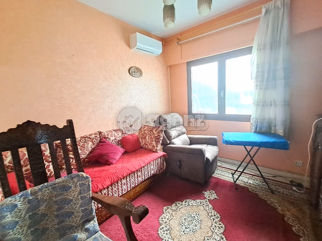 Sale of a lovely apartment in Franceville. Small area 133 m². Green areas and lift