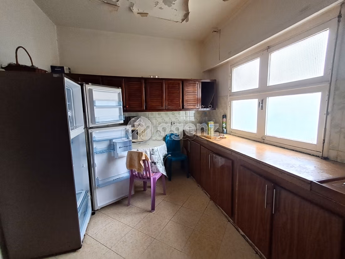 Sale of a lovely apartment in Franceville. Small area 133 m². Green areas and lift