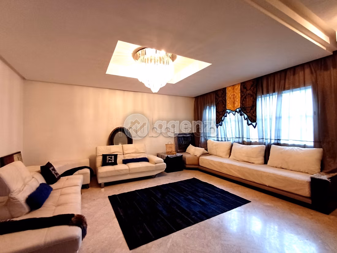 Appartement à vendre 222 m², 4 chambres Les Hôpitaux Casablanca