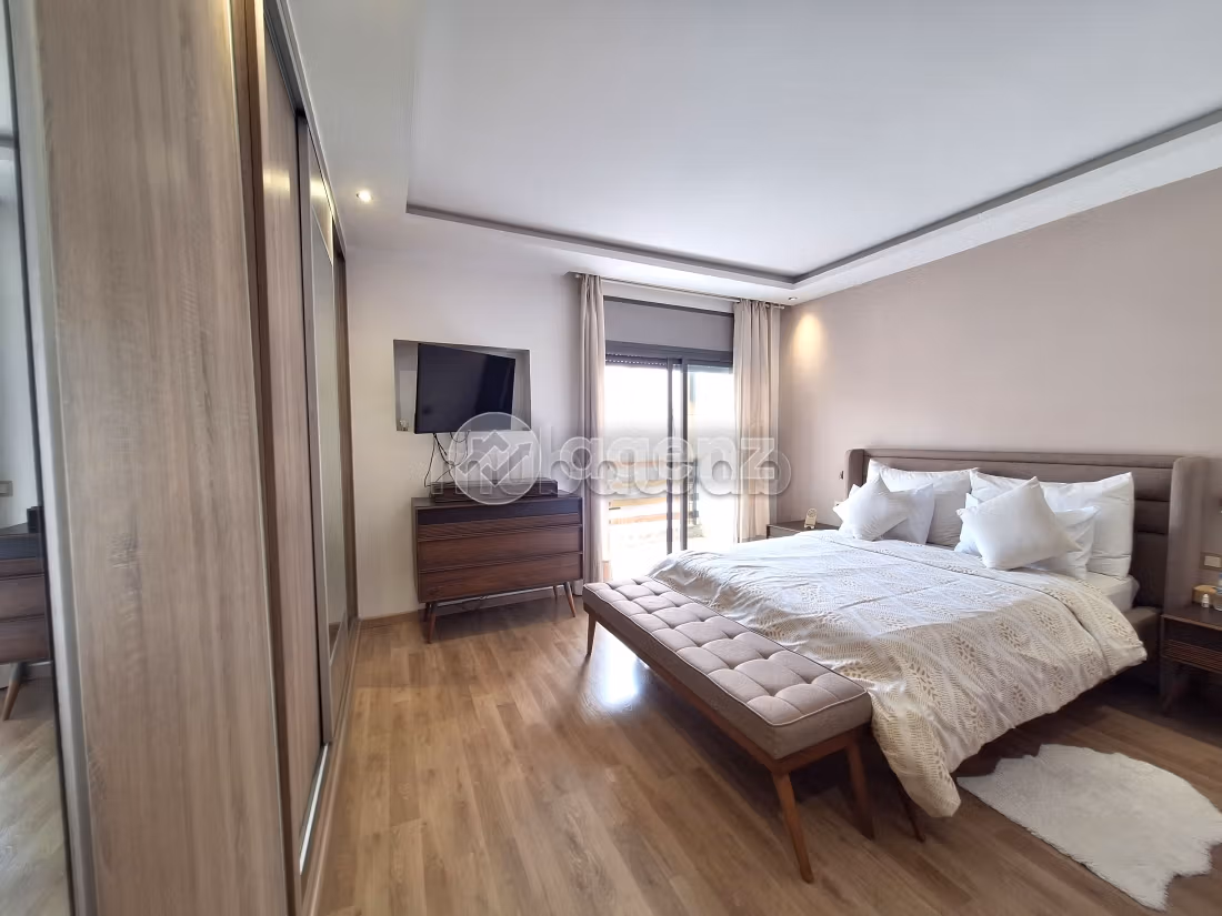 Vendita appartamento a Maârif. 3 camere. Cucina completamente equipaggiata