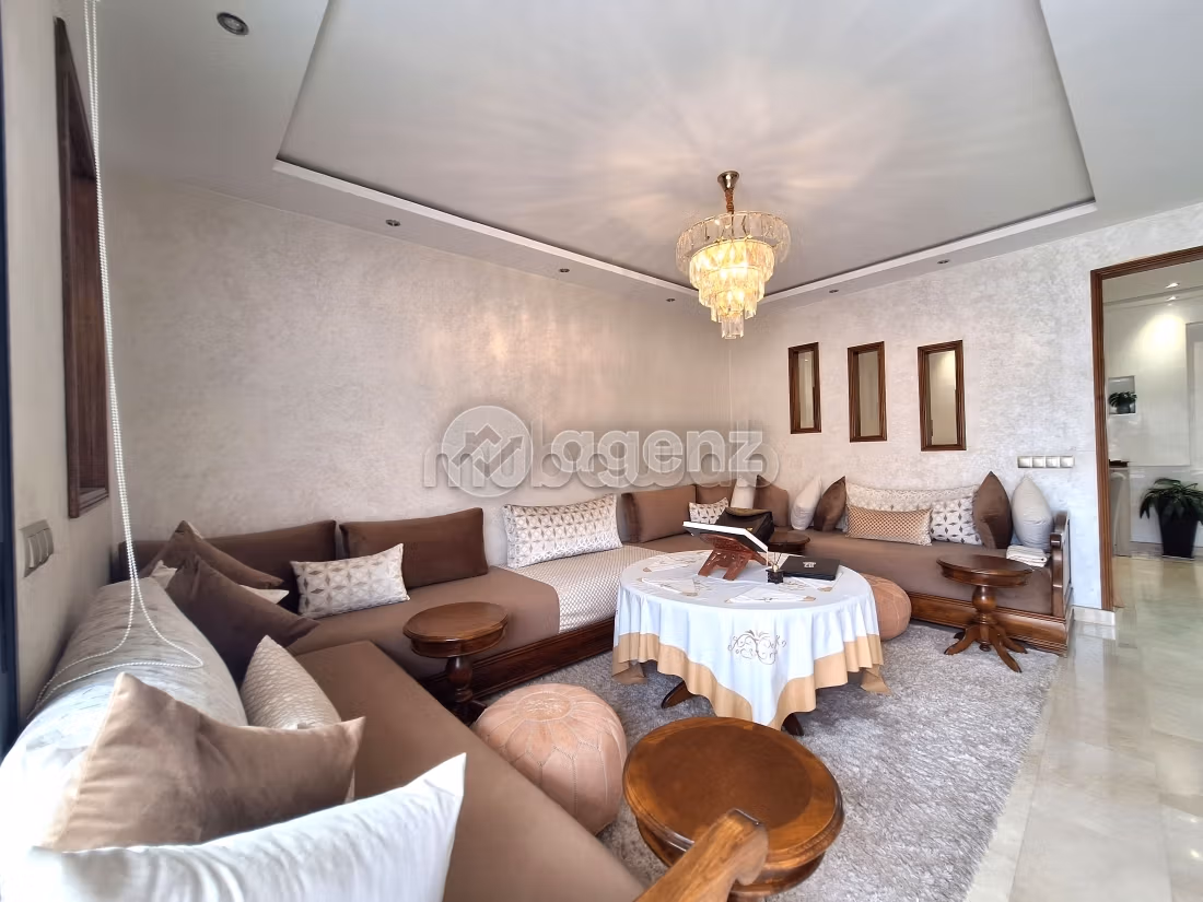 Vendita appartamento a Maârif. 3 camere. Cucina completamente equipaggiata