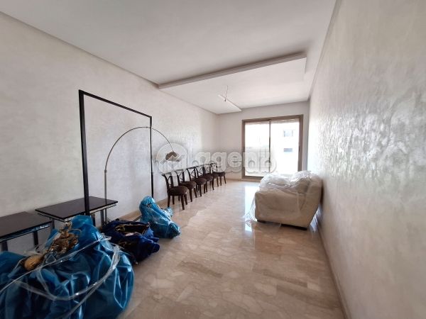 Apartment for sale in Les Hôpitaux. Large area 75 m²