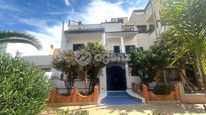 Koophuizen beschikbaar in Al Qods. 5 Kamers. Terras