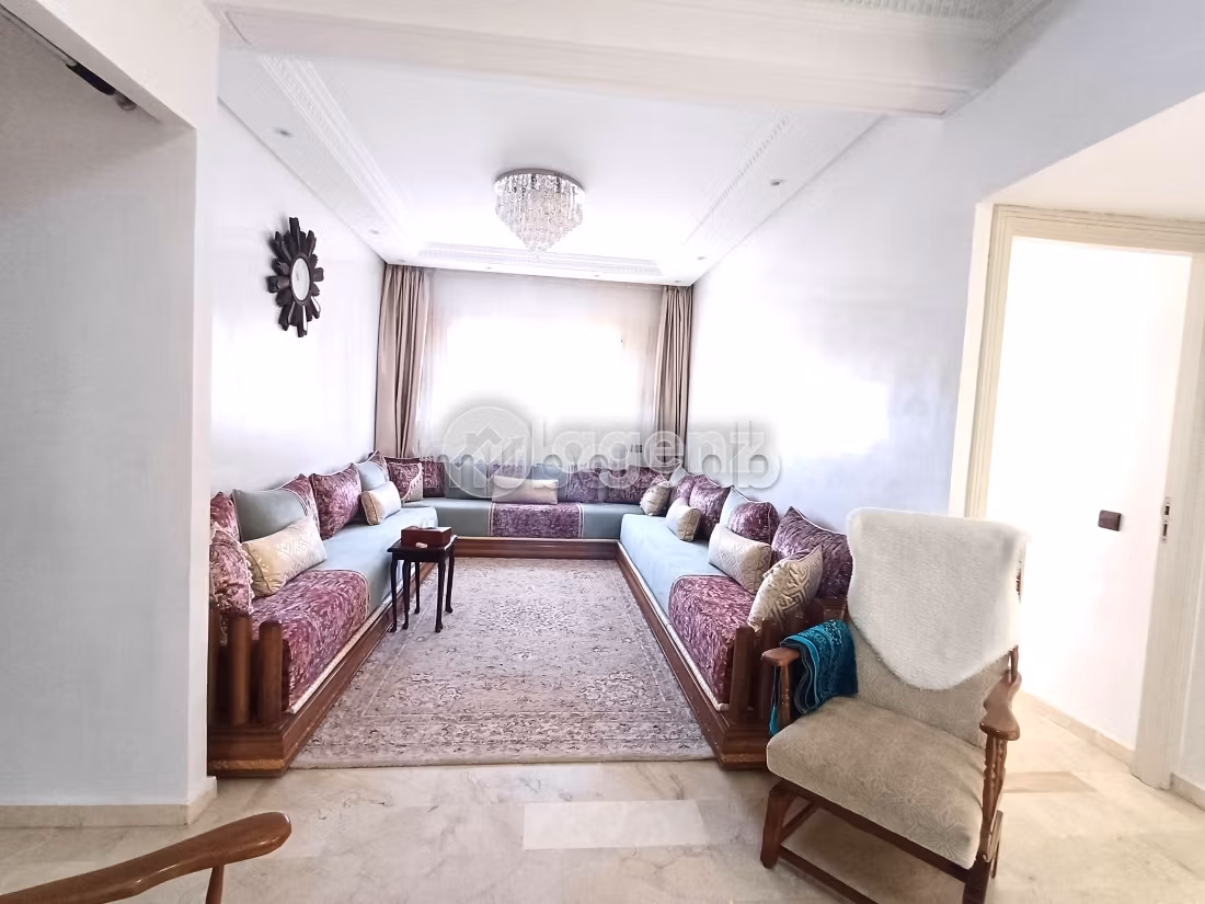 Se vende piso en Bouskoura Ville. 3 dormitorios. Cocina equipada