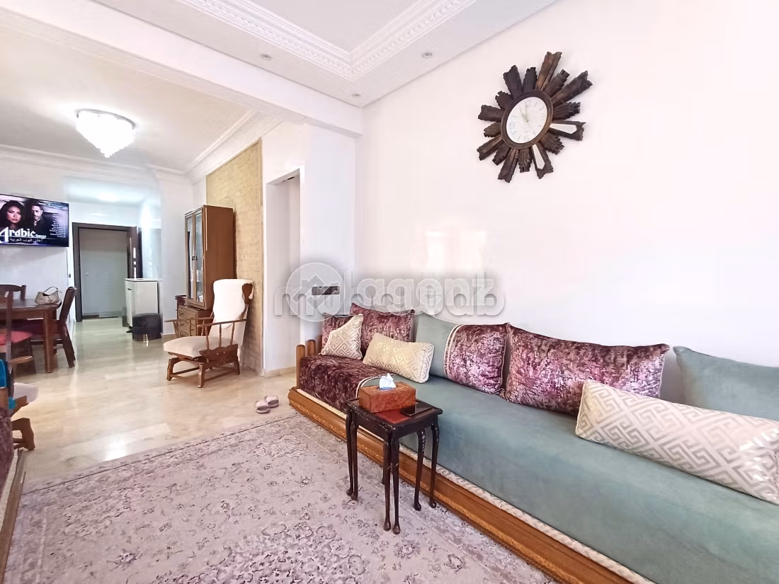 Se vende piso en Bouskoura Ville. 3 dormitorios. Cocina equipada