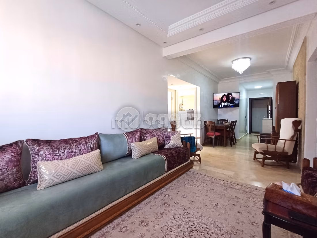 Se vende piso en Bouskoura Ville. 3 dormitorios. Cocina equipada