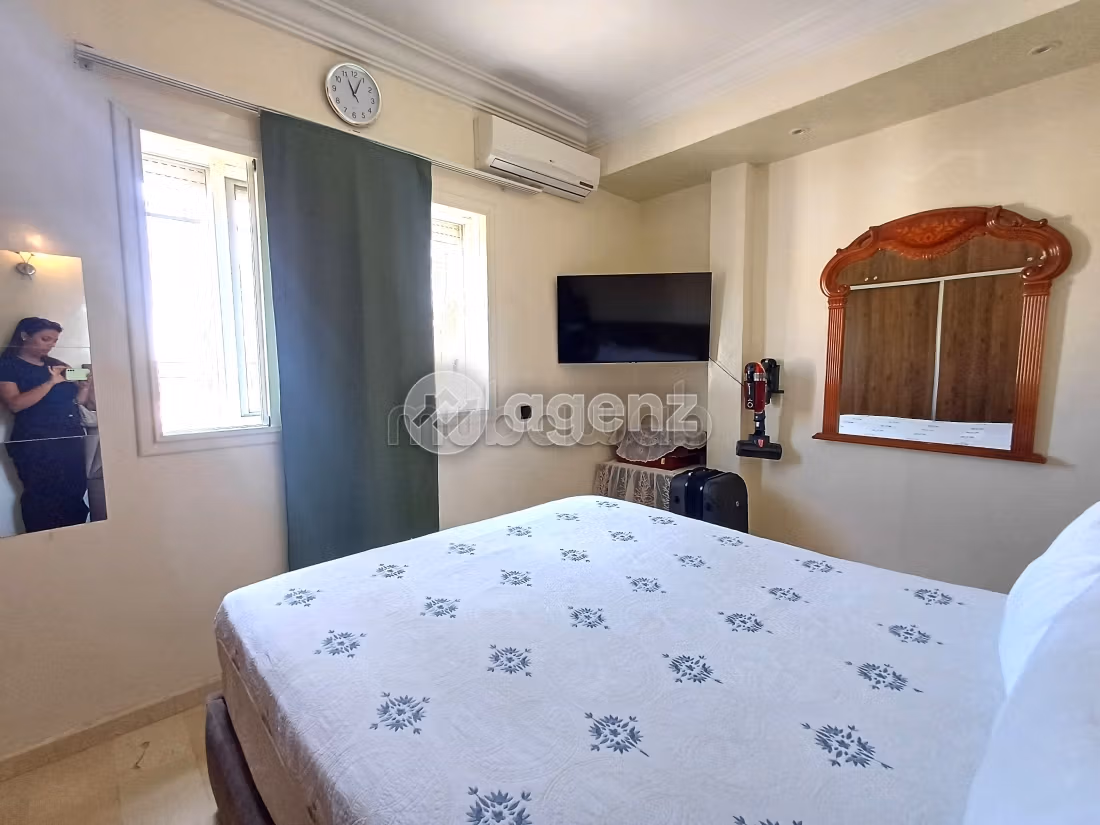 Se vende piso en Bouskoura Ville. 3 dormitorios. Cocina equipada