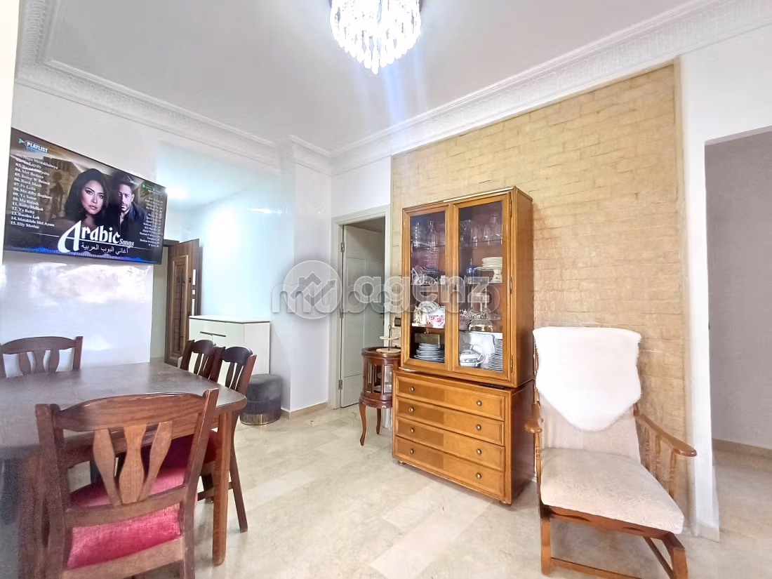 Se vende piso en Bouskoura Ville. 3 dormitorios. Cocina equipada