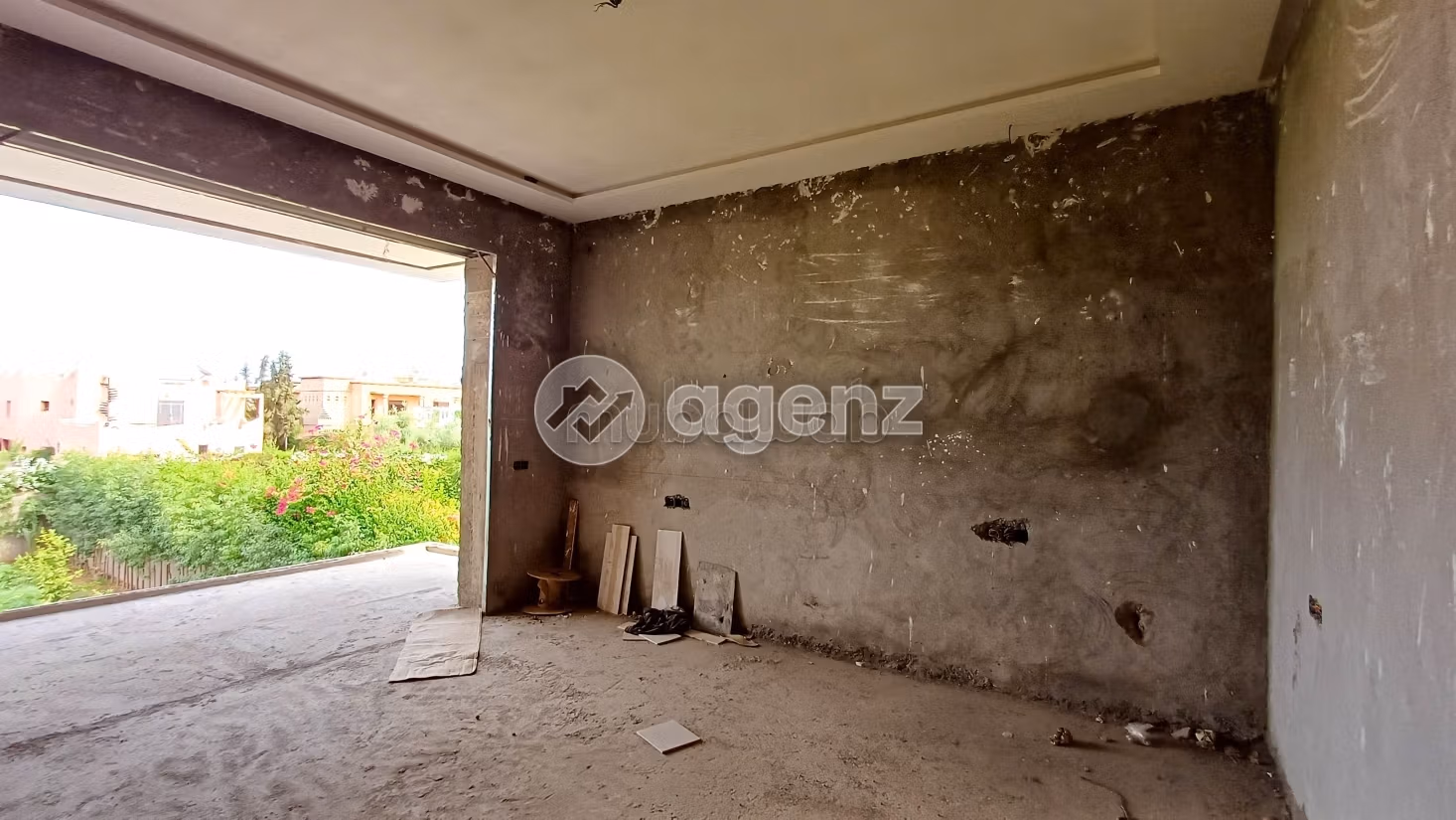 Luxury villa for sale in Hay Targa. 5 lovely rooms. Green area, Balcony