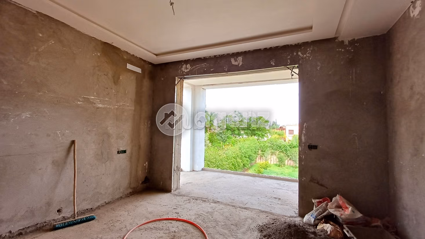 Luxury villa for sale in Hay Targa. 5 lovely rooms. Green area, Balcony