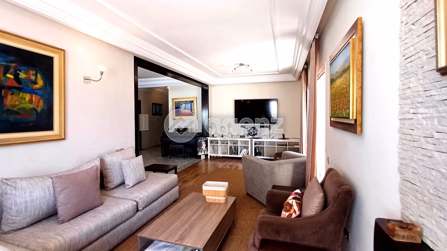 Magnifica villa in vendita a Oasis. 4 belle camere da letto. Giardino e garage