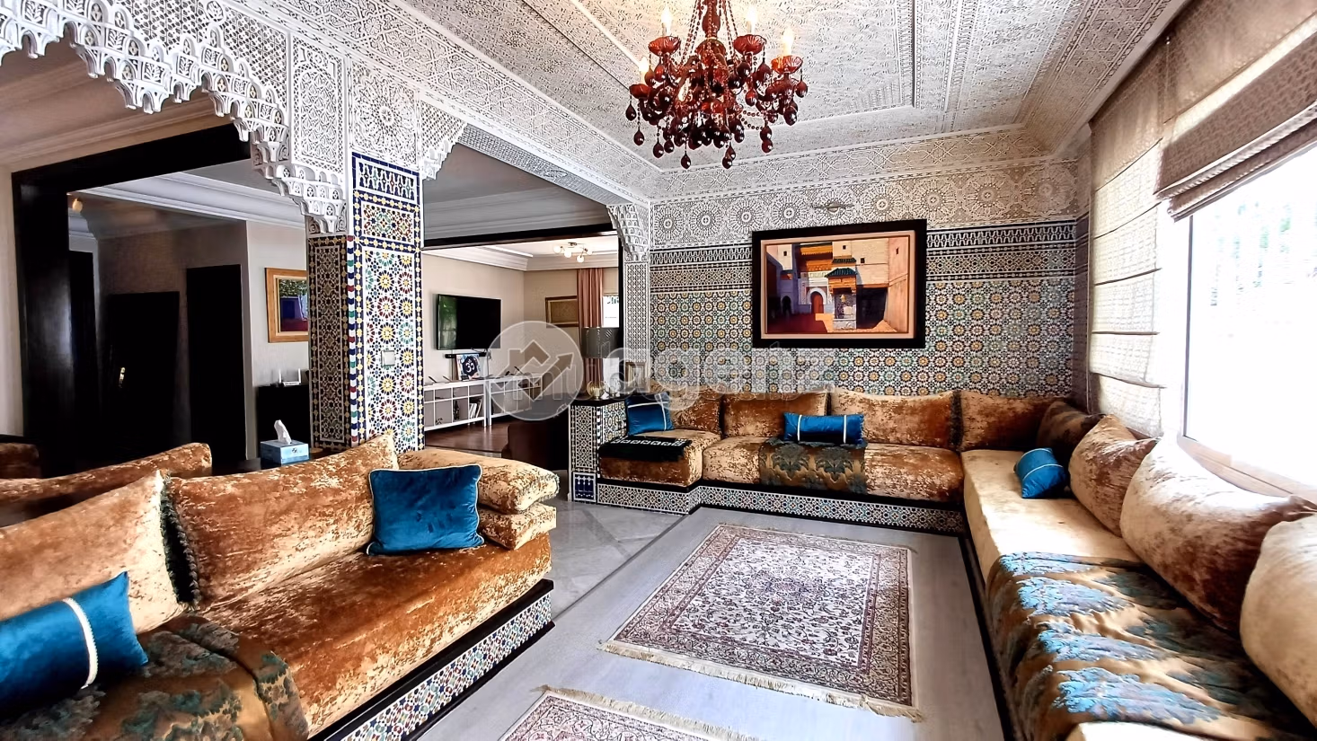 Magnifica villa in vendita a Oasis. 4 belle camere da letto. Giardino e garage