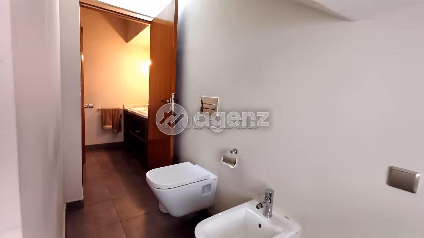 Magnifica villa in vendita a Oasis. 4 belle camere da letto. Giardino e garage