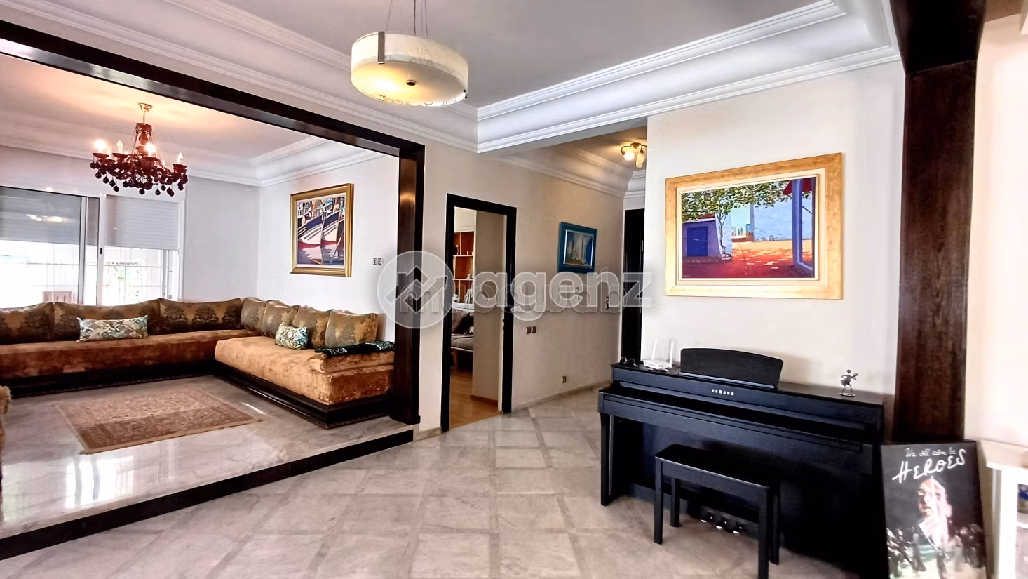 Magnifica villa in vendita a Oasis. 4 belle camere da letto. Giardino e garage