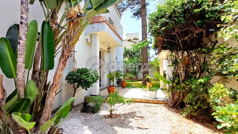 Villa à vendre 460 m², 4 chambres Oasis Casablanca