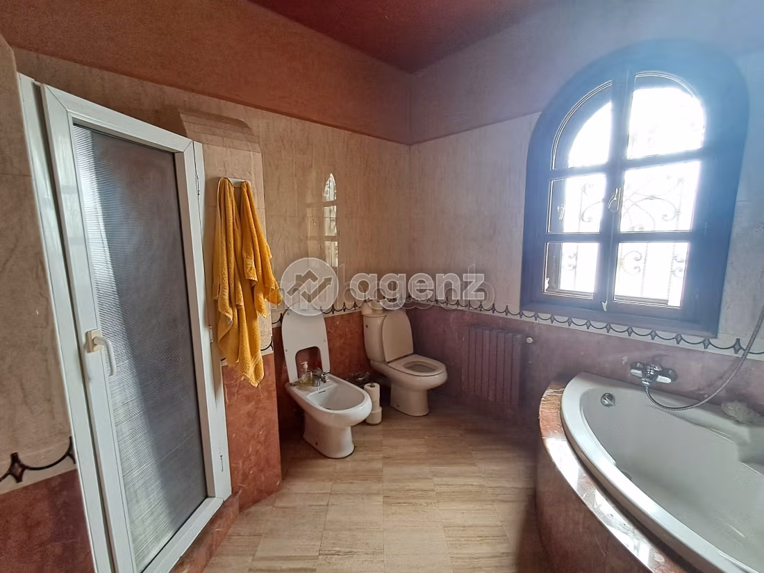 Villa à vendre 400 m², 5 chambres Oulfa Casablanca