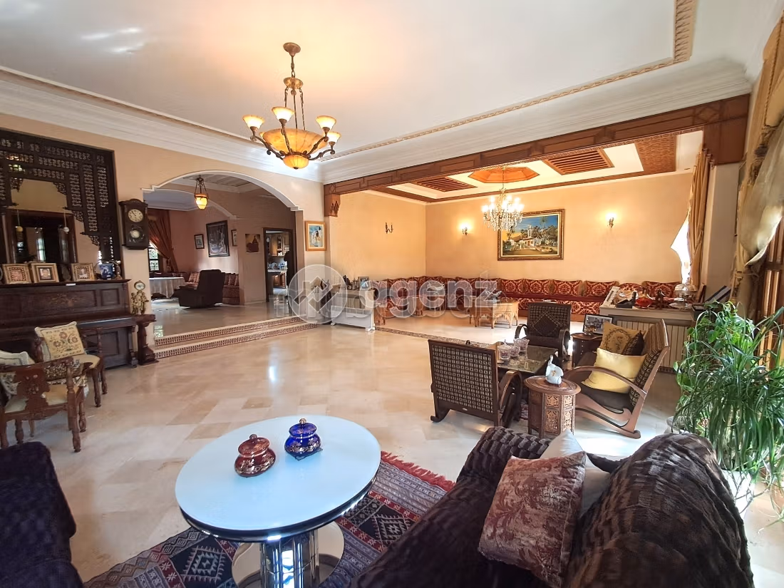 Villa à vendre 400 m², 5 chambres Oulfa Casablanca