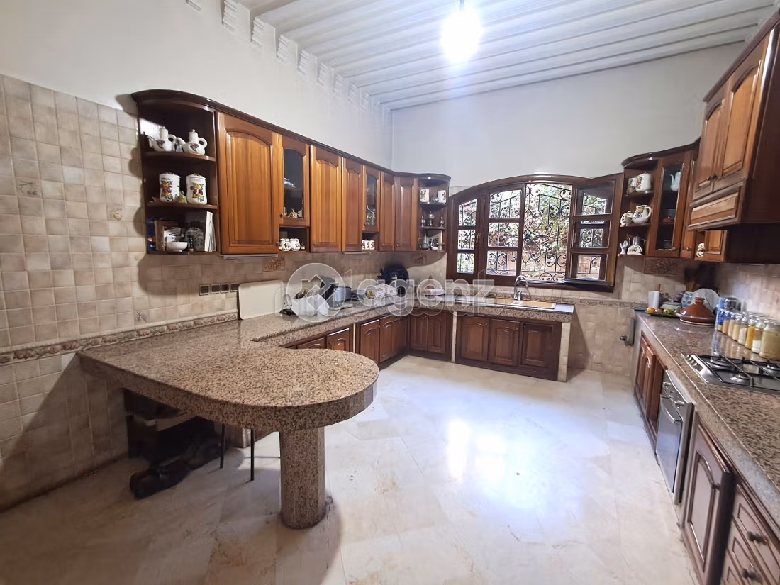 Villa à vendre 400 m², 5 chambres Oulfa Casablanca