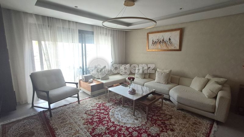 Apartment for sale in Moulay Youssef. 3 rooms. Terrace and lift