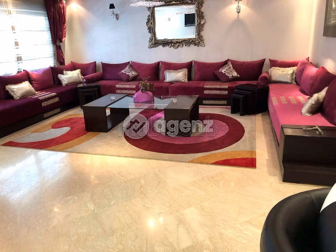Appartamento da acquistare a Val Fleury. Superficie 250 m². Posto auto e ascensore