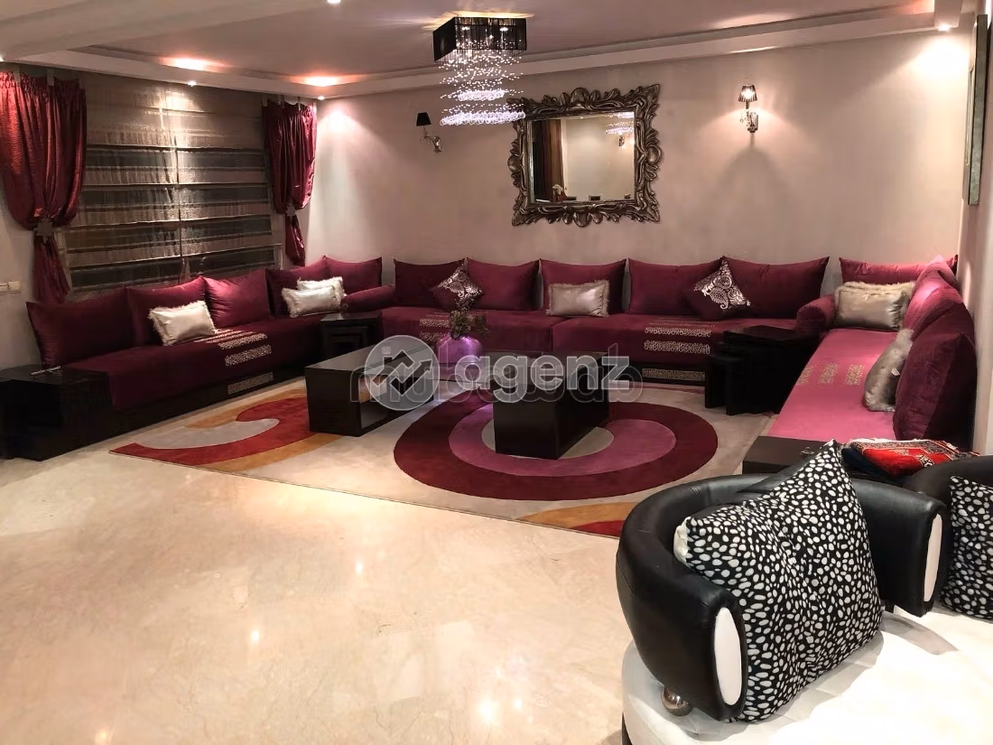 Appartamento da acquistare a Val Fleury. Superficie 250 m². Posto auto e ascensore