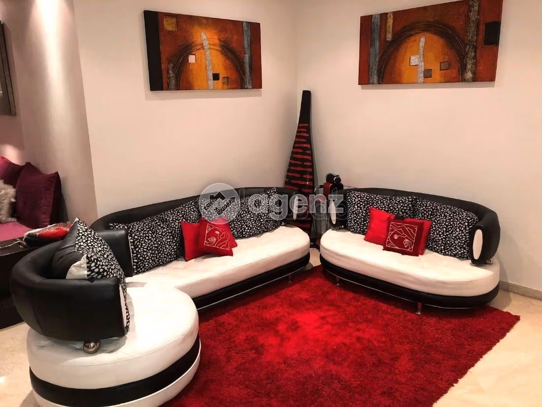 Appartamento da acquistare a Val Fleury. Superficie 250 m². Posto auto e ascensore