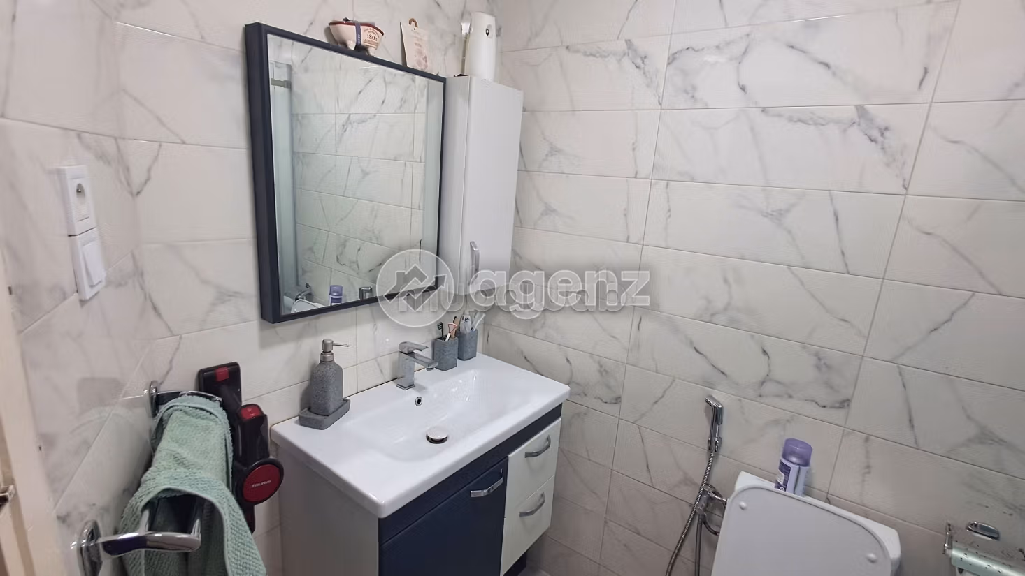 Piso en venta en Maârif. 2 dormitorios. Balcón grande