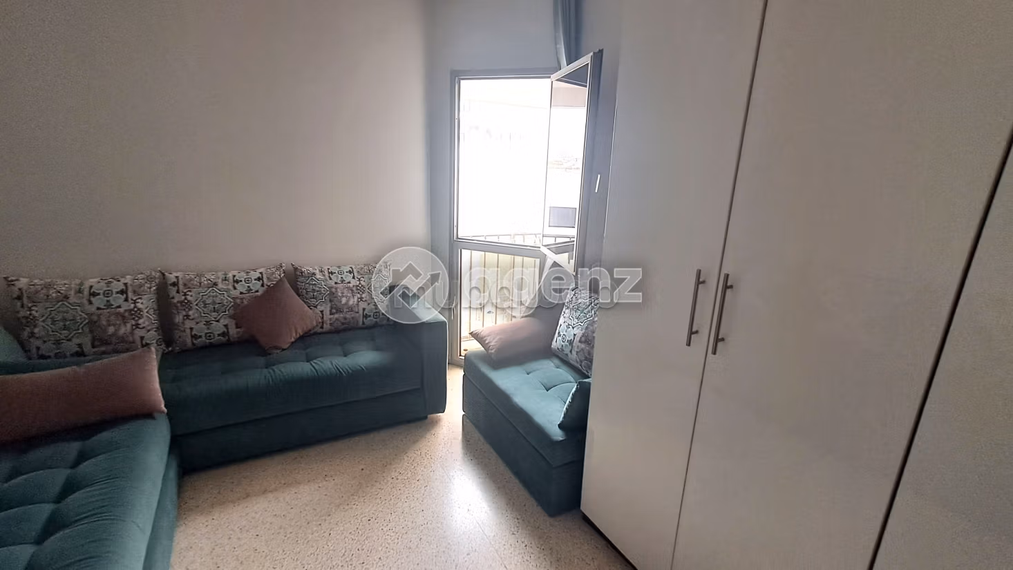 Piso en venta en Maârif. 2 dormitorios. Balcón grande