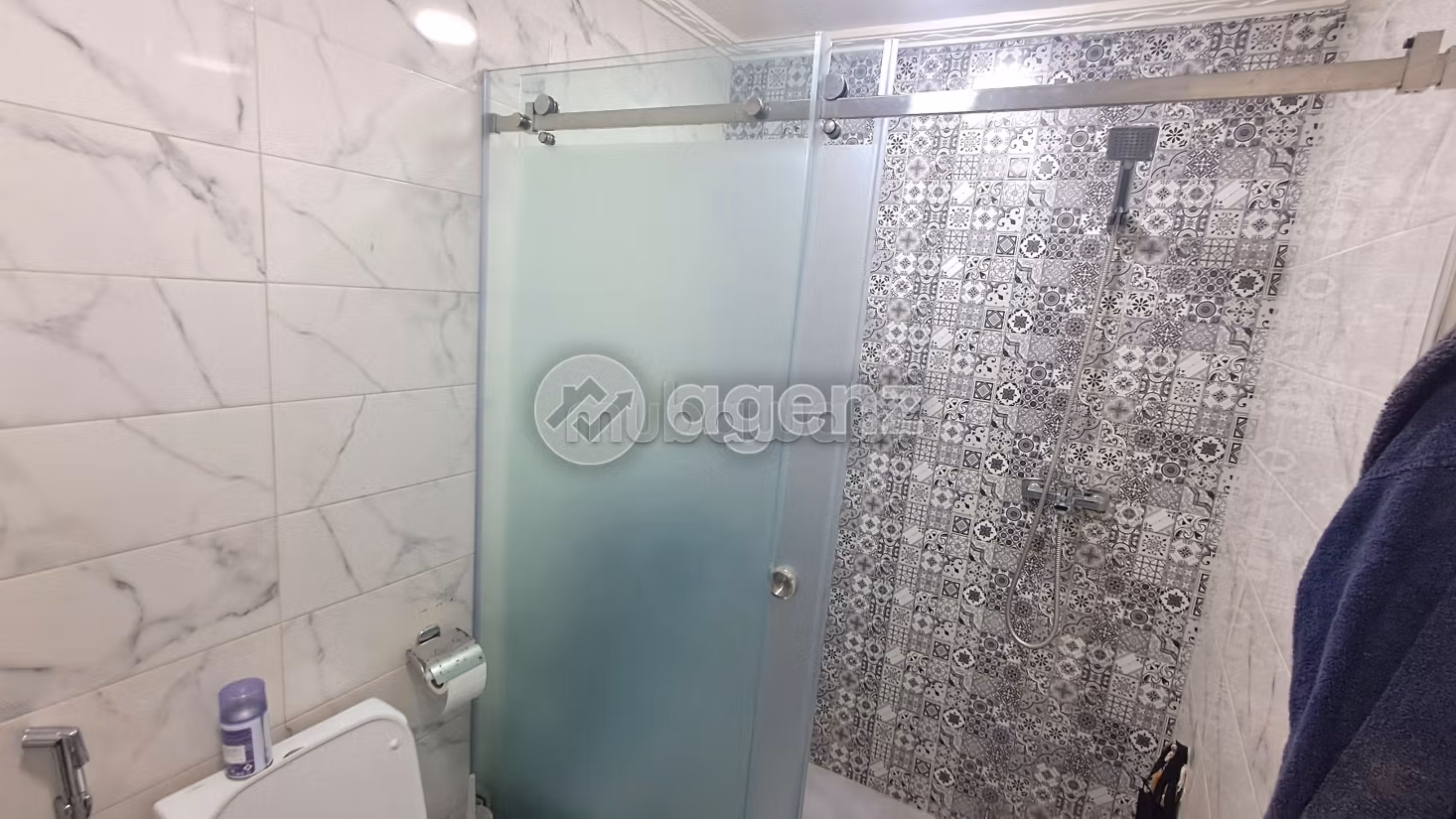 Piso en venta en Maârif. 2 dormitorios. Balcón grande