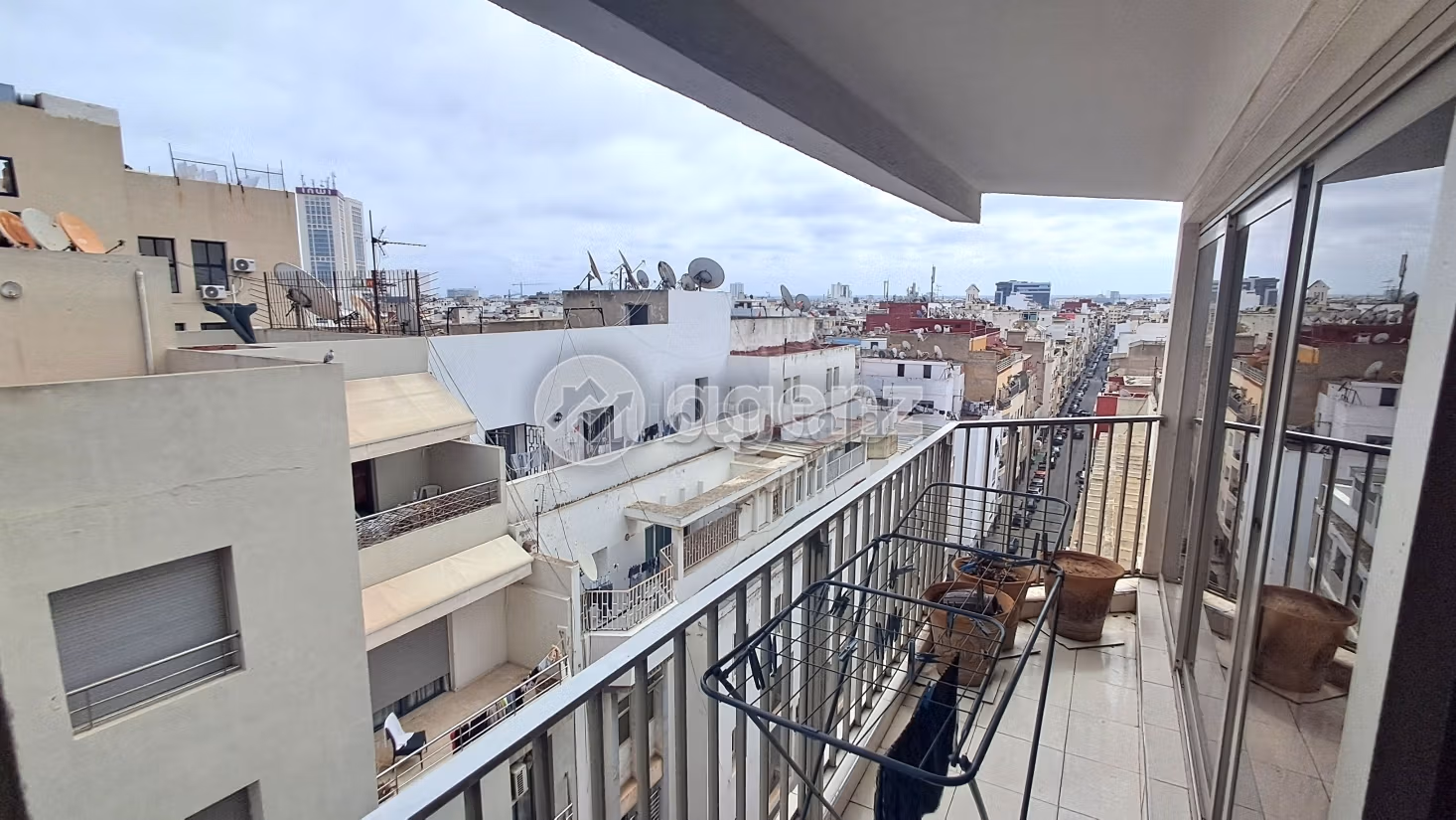 Piso en venta en Maârif. 2 dormitorios. Balcón grande