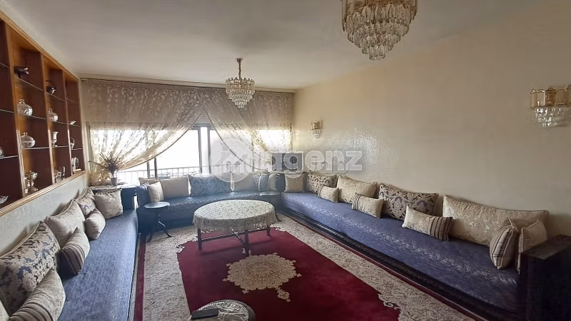 Sell apartment in Maârif. Total area 96 m². Terrace