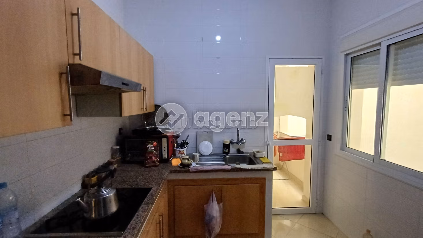 Se vende piso. Superficie 87 m². Con ascensor